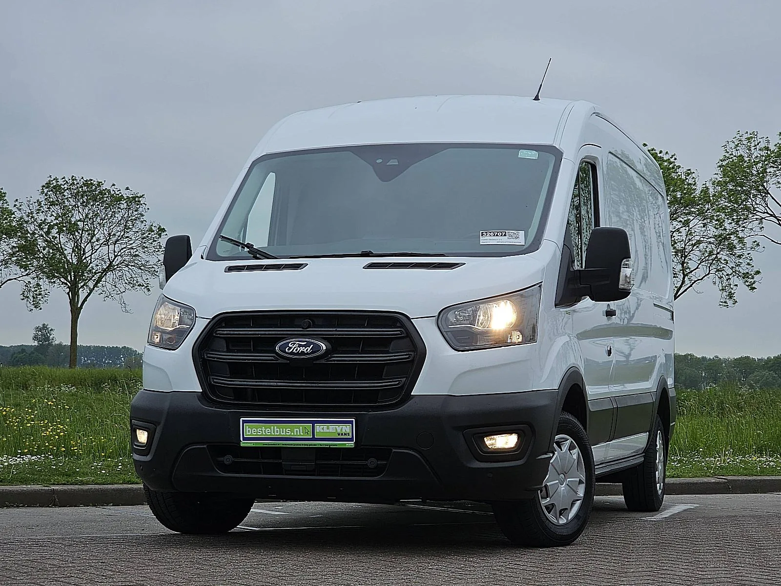 Ford Transit (2023) — foto 1