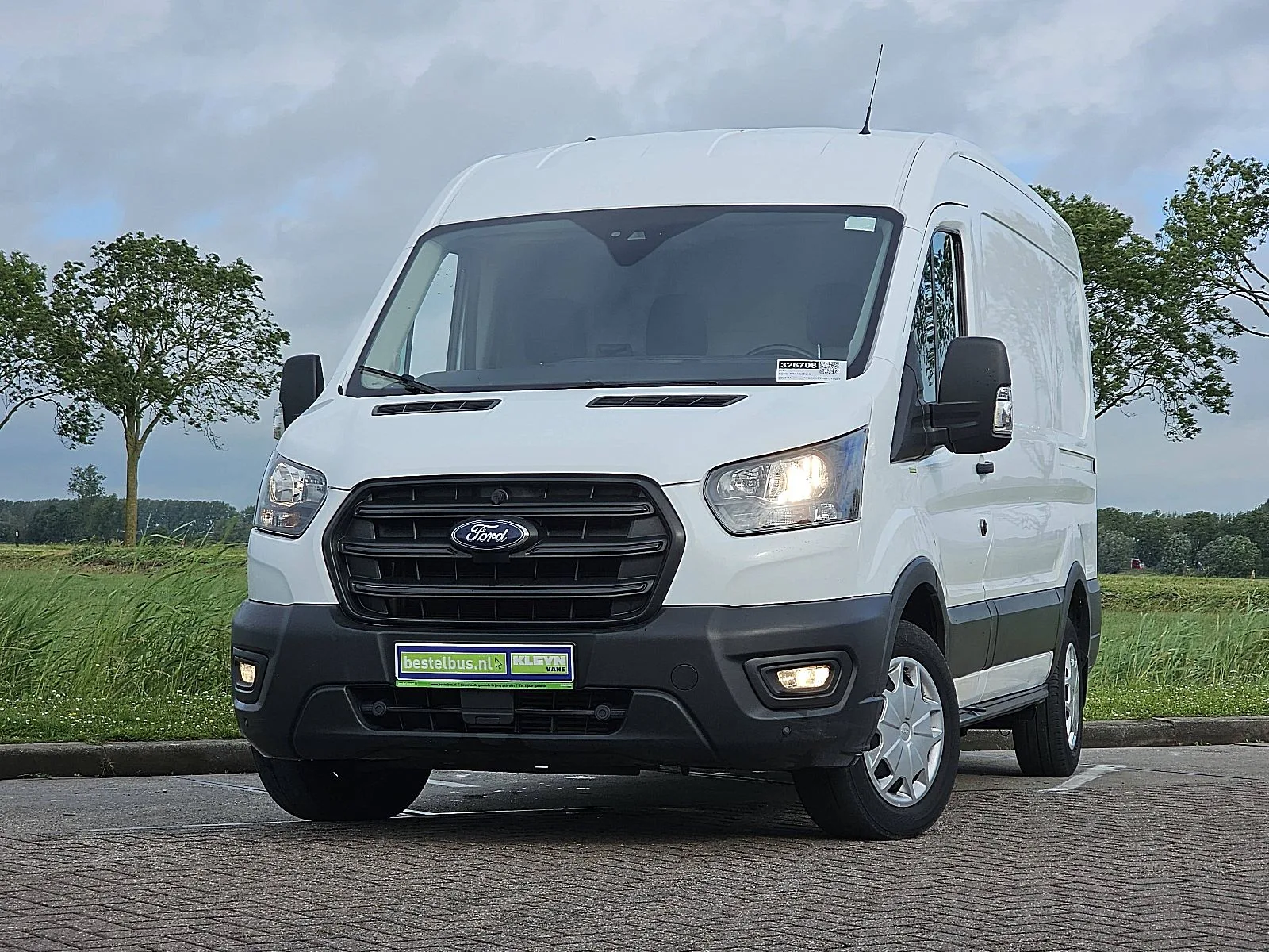 Ford Transit (2023) — foto 1