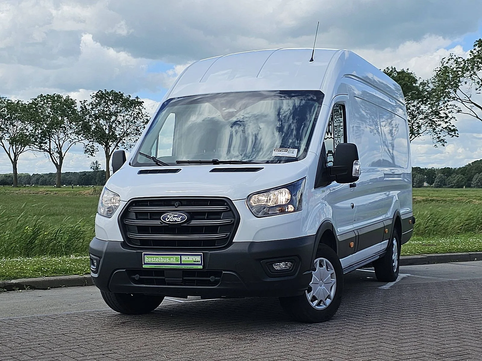 Ford Transit (2024) — foto 1