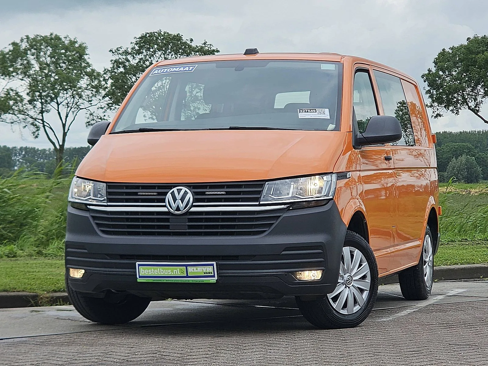 Volkswagen Transporter (2024) — foto 1