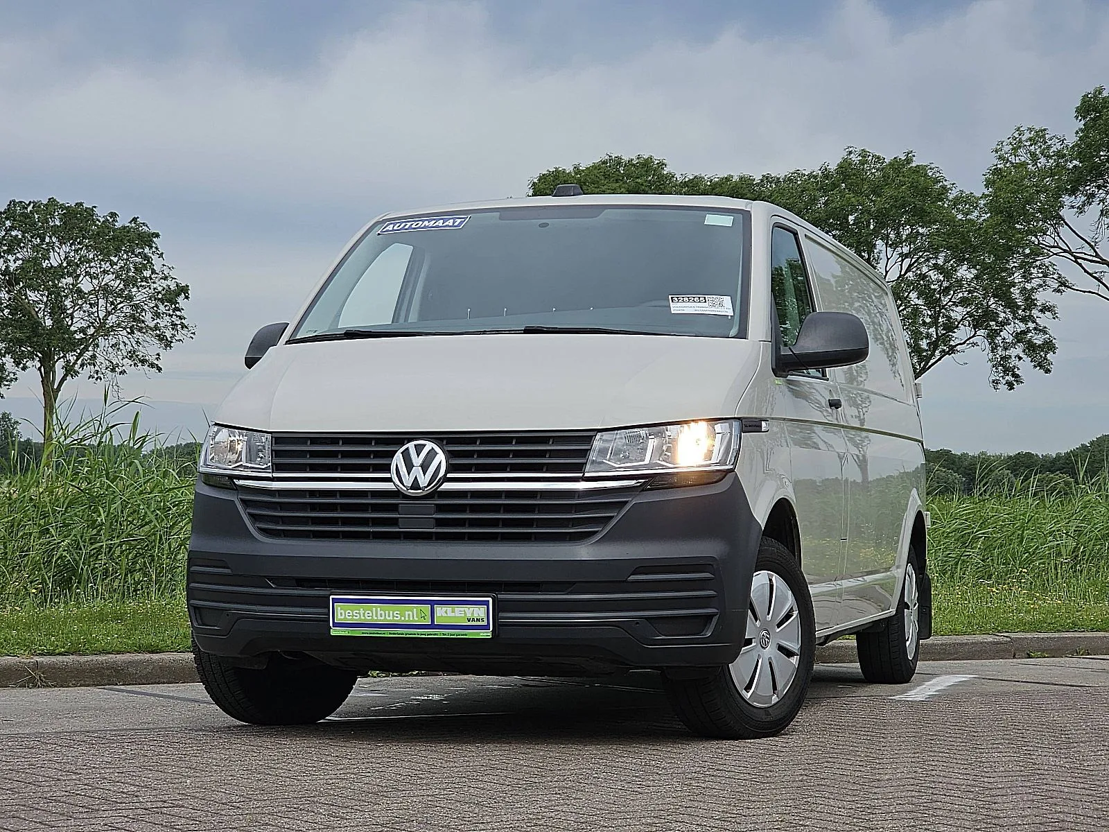 Volkswagen Transporter (2024) — foto 1