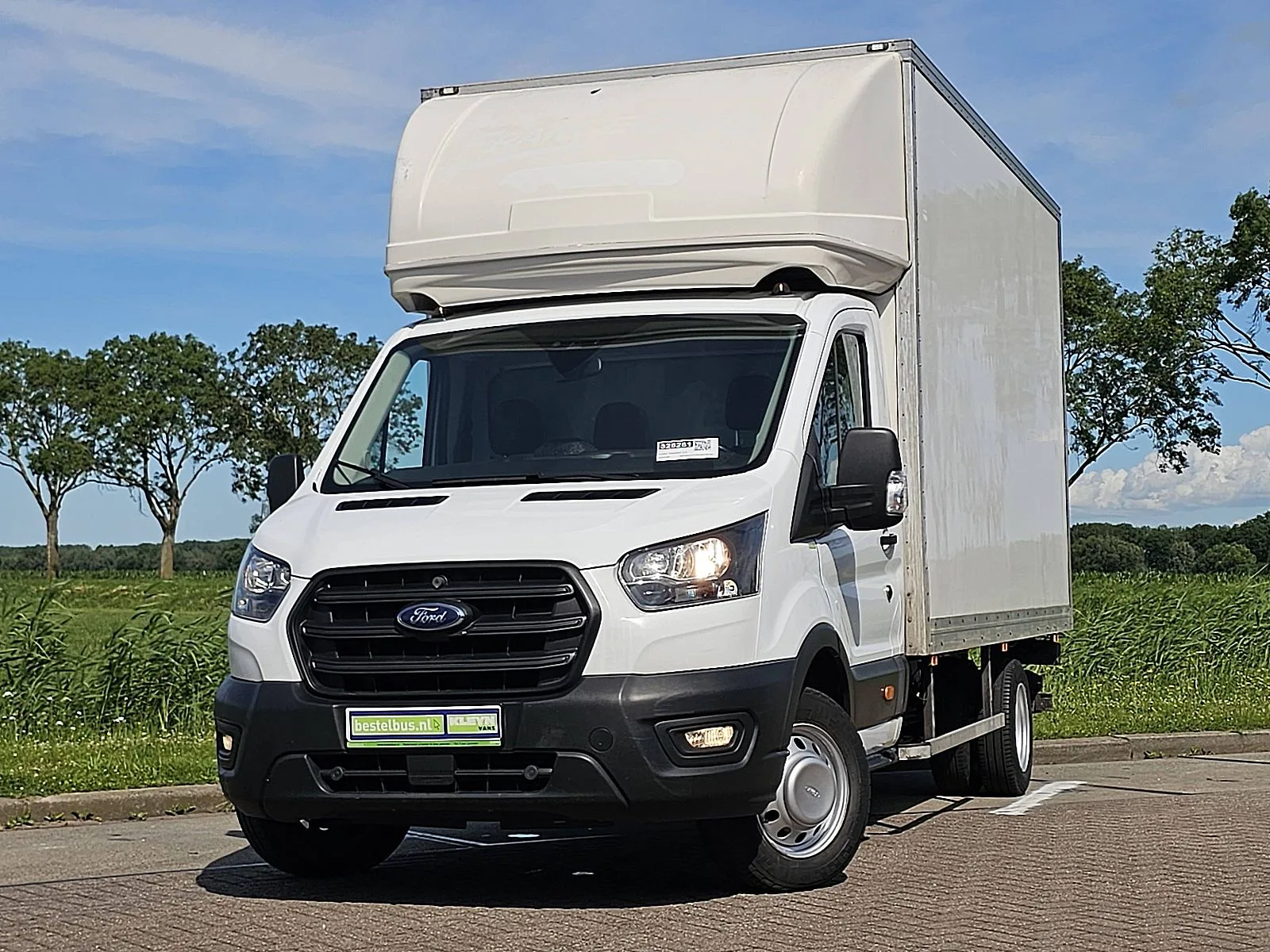 Ford Transit (2022) — foto 1