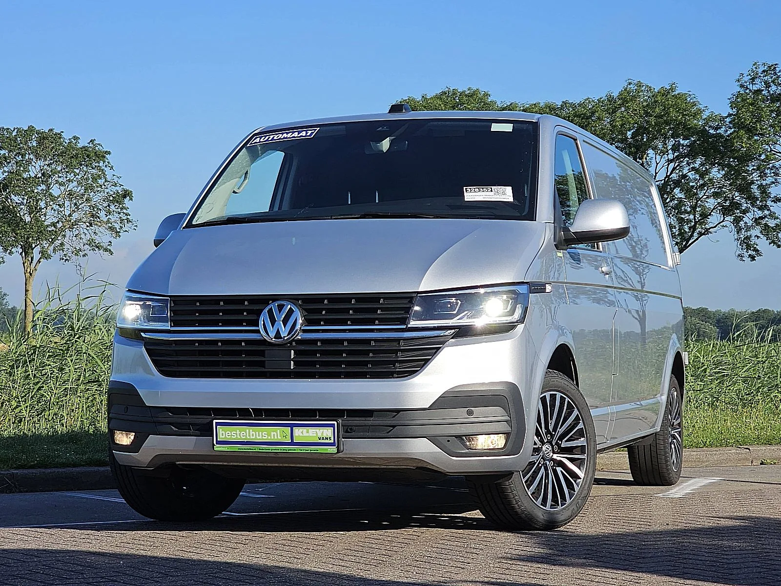 Volkswagen Transporter (2023) — foto 1