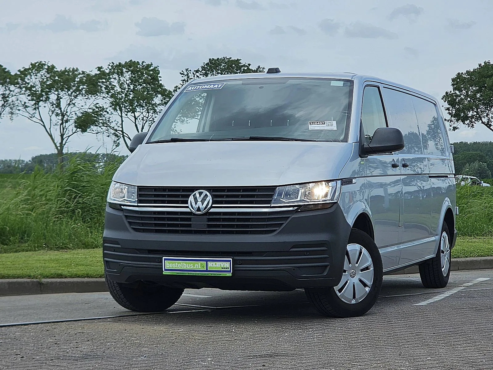 Volkswagen Transporter (2023) — foto 1