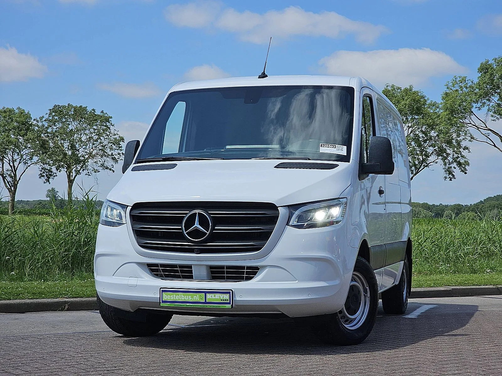 Mercedes-Benz Sprinter (2023) — foto 1