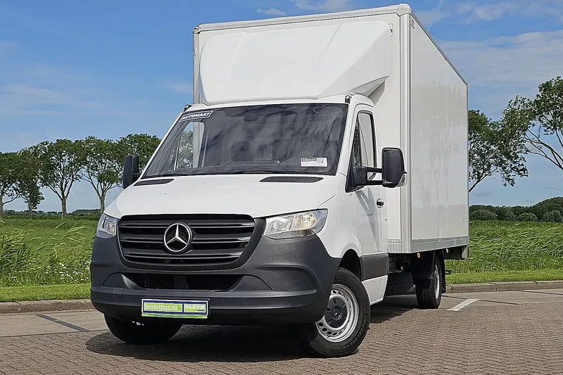 Mercedes-Benz Sprinter (2023)