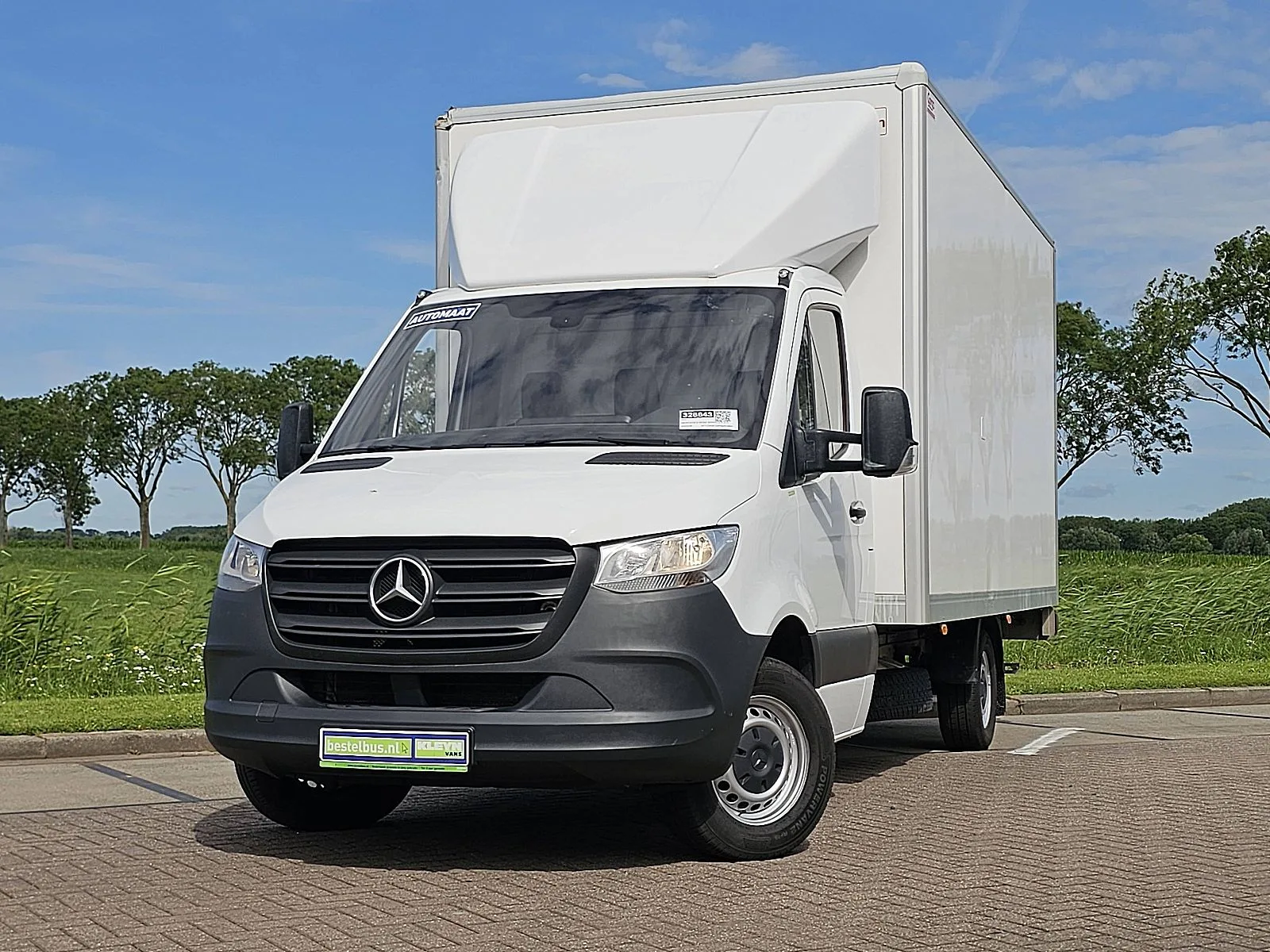 Mercedes-Benz Sprinter (2023) — foto 1