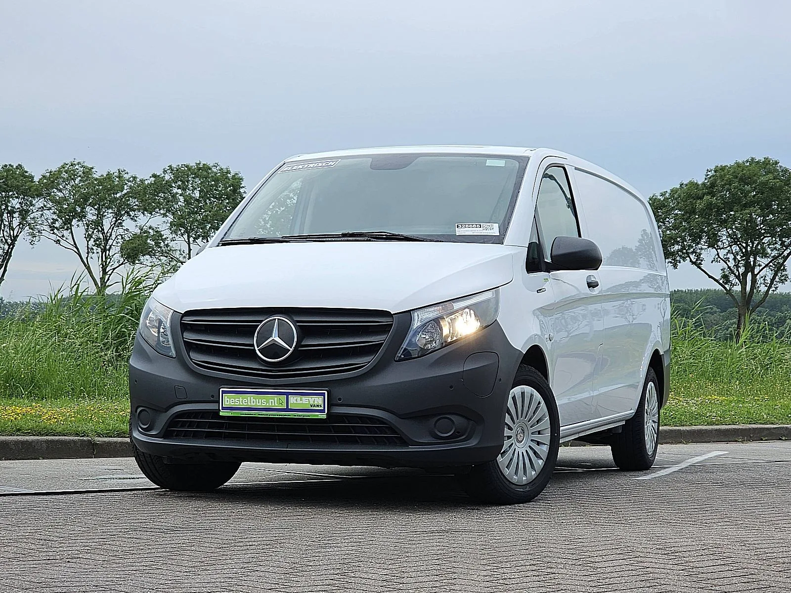 Mercedes-Benz eVito (2024) — foto 1