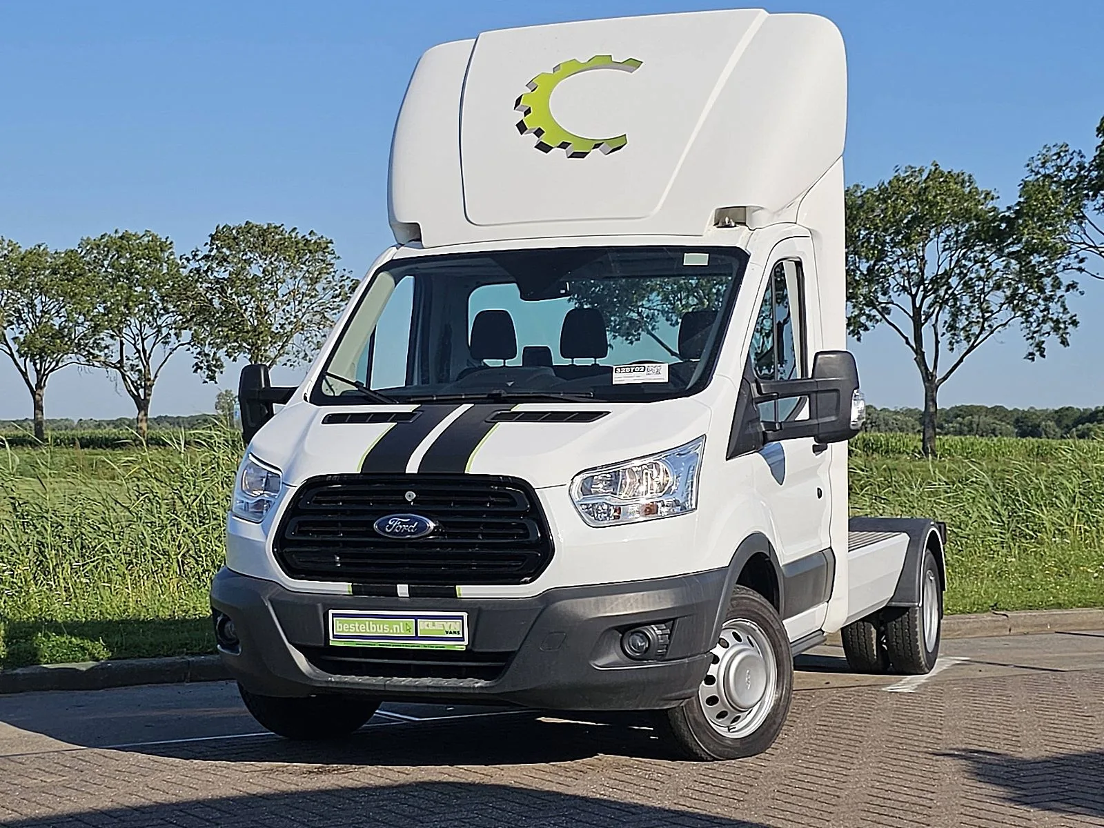 Ford Transit (2019) — foto 1
