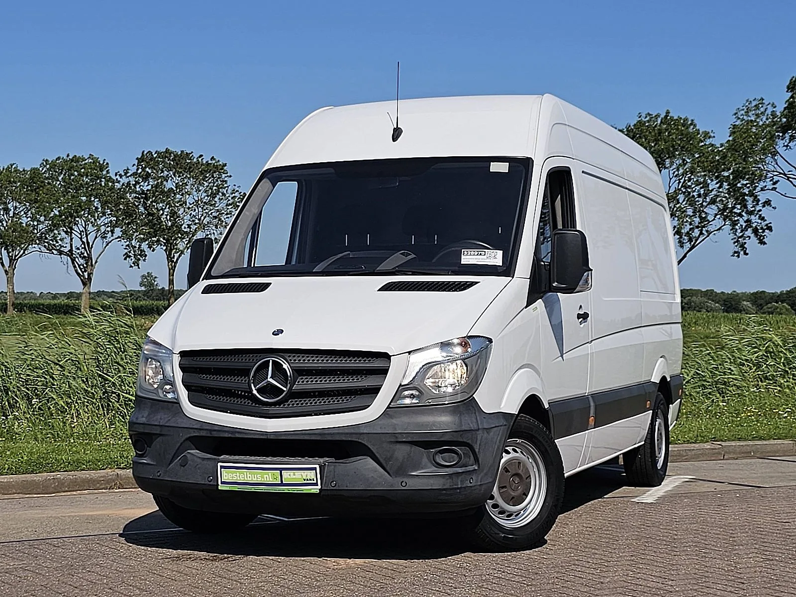Mercedes-Benz Sprinter (2015) — foto 1