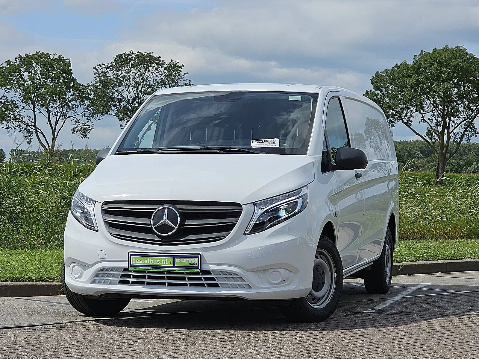 Mercedes-Benz Vito (2022) — foto 1