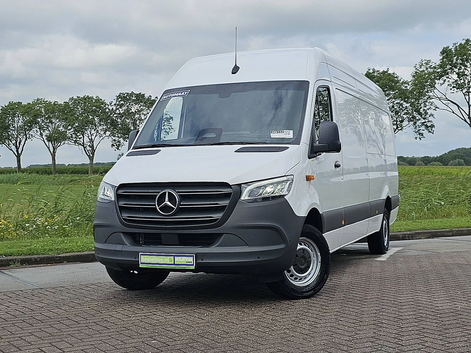 Mercedes-Benz Sprinter (2024) — foto 1