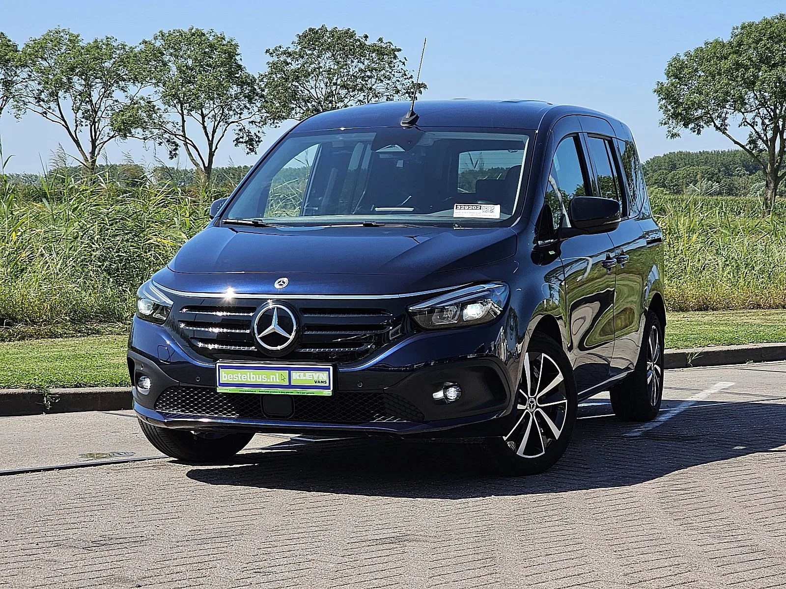 Mercedes-Benz EQT (2025) — foto 1