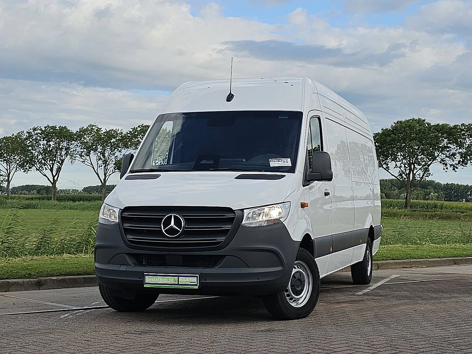 Mercedes-Benz Sprinter (2024) — foto 1