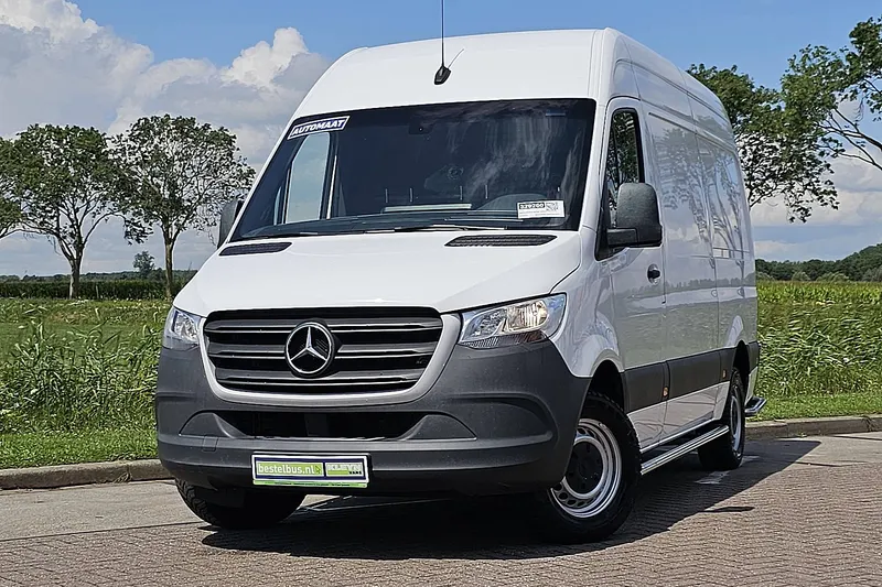 Mercedes-Benz Sprinter (2023)
