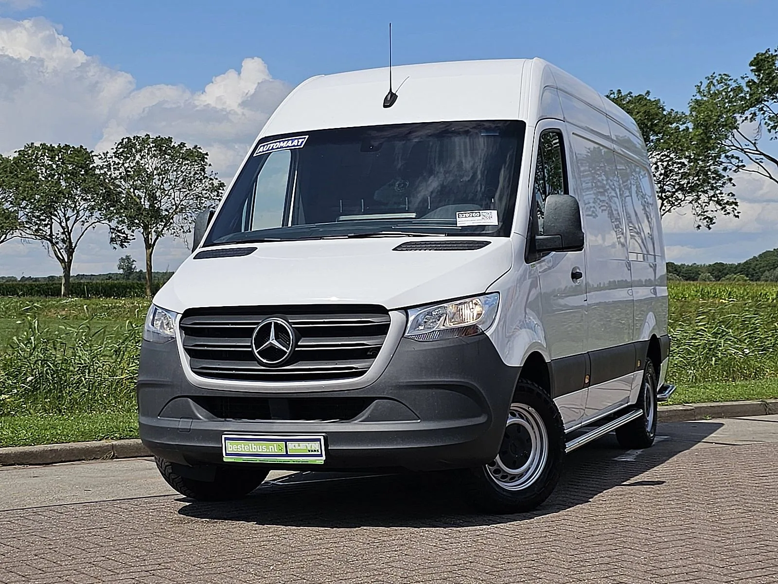 Mercedes-Benz Sprinter (2023) — foto 1