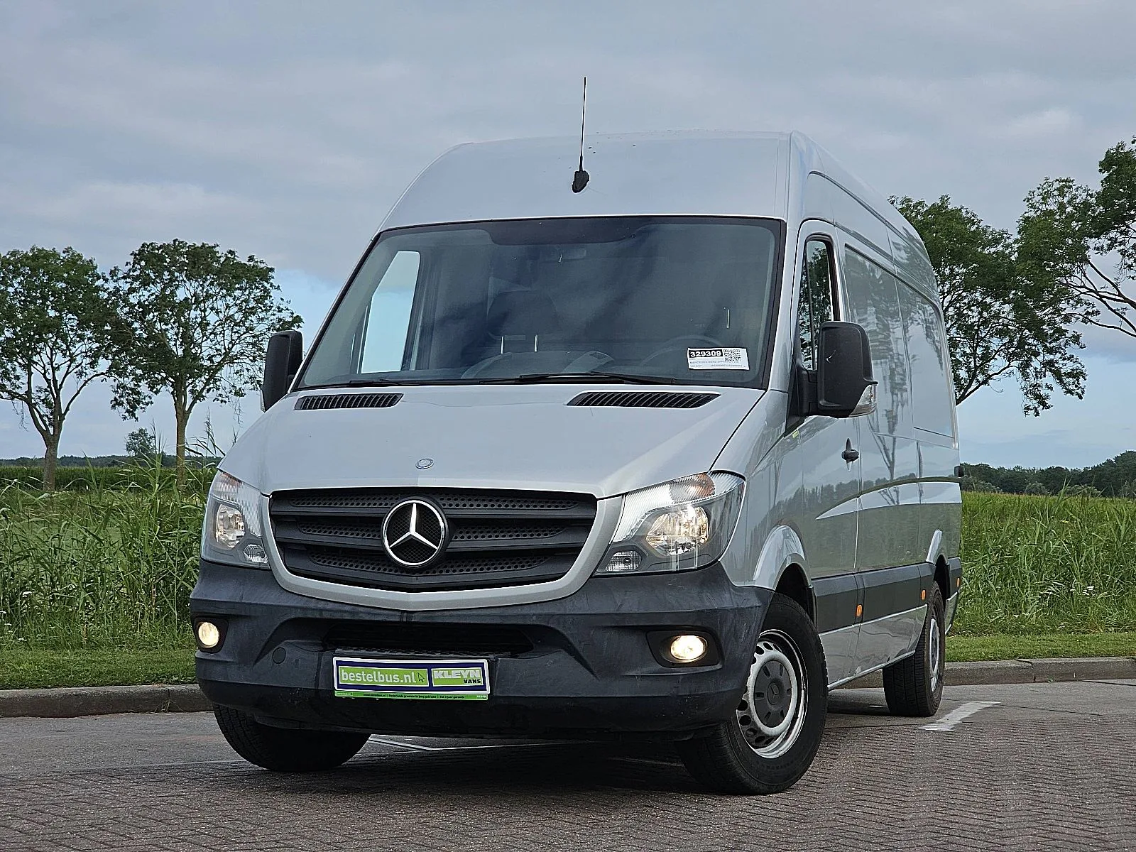 Mercedes-Benz Sprinter (2014) — foto 1