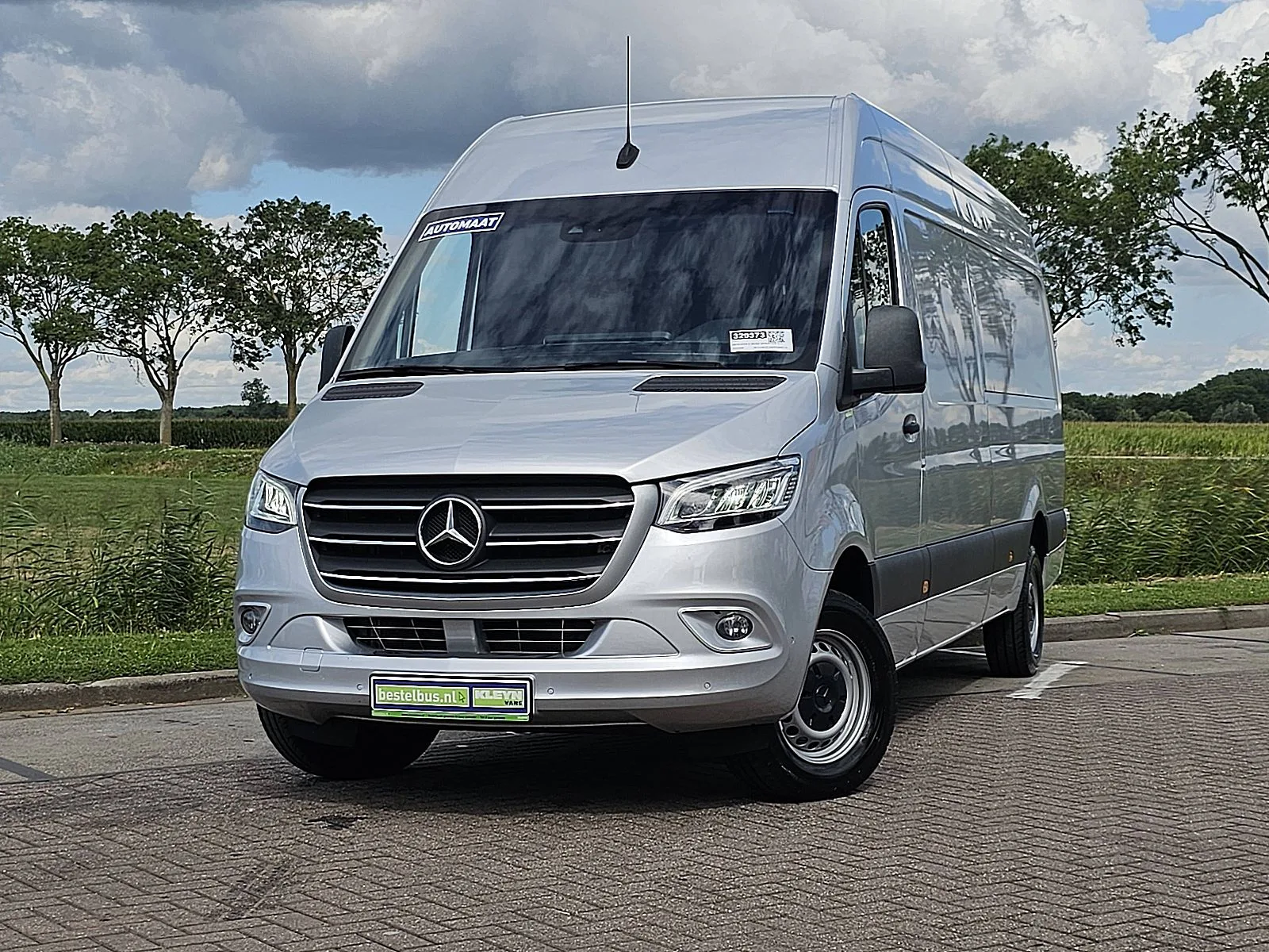 Mercedes-Benz Sprinter (2023) — foto 1