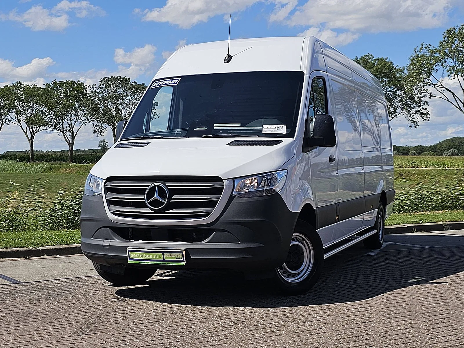 Mercedes-Benz Sprinter (2024) — foto 1