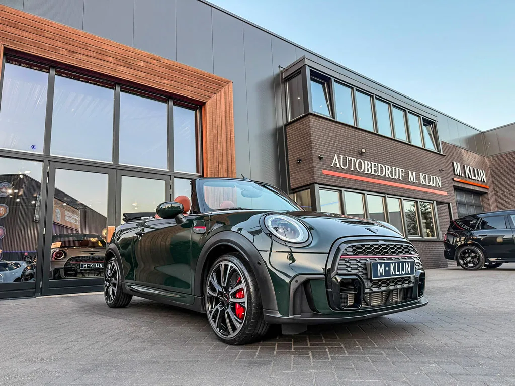 MINI Cabrio (2023) — foto 1