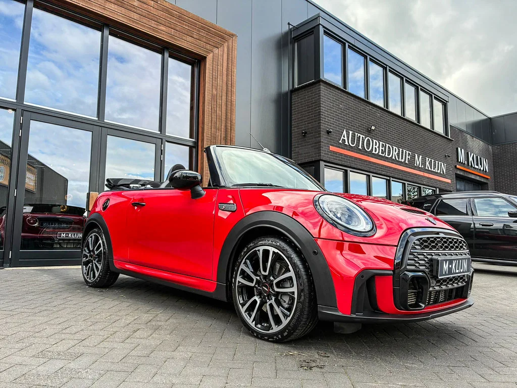 MINI Cabrio (2023) — foto 1