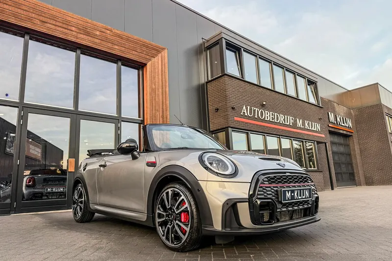 MINI Cabrio (2023)