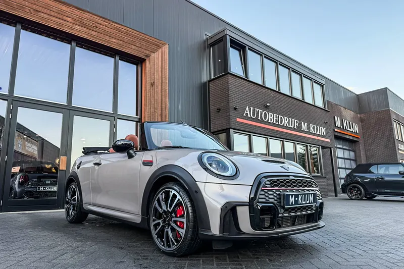 MINI Cabrio (2023)