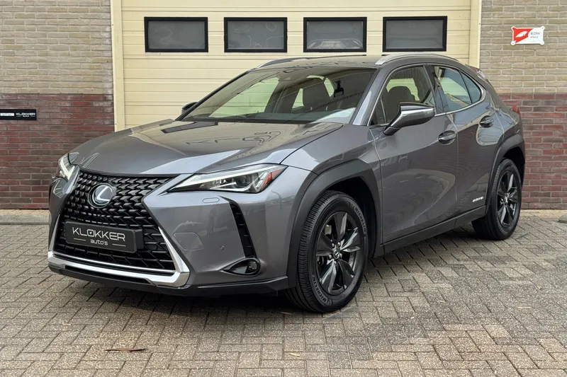 Lexus UX (2020)