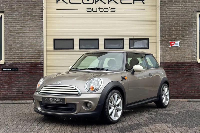 MINI One (2012)