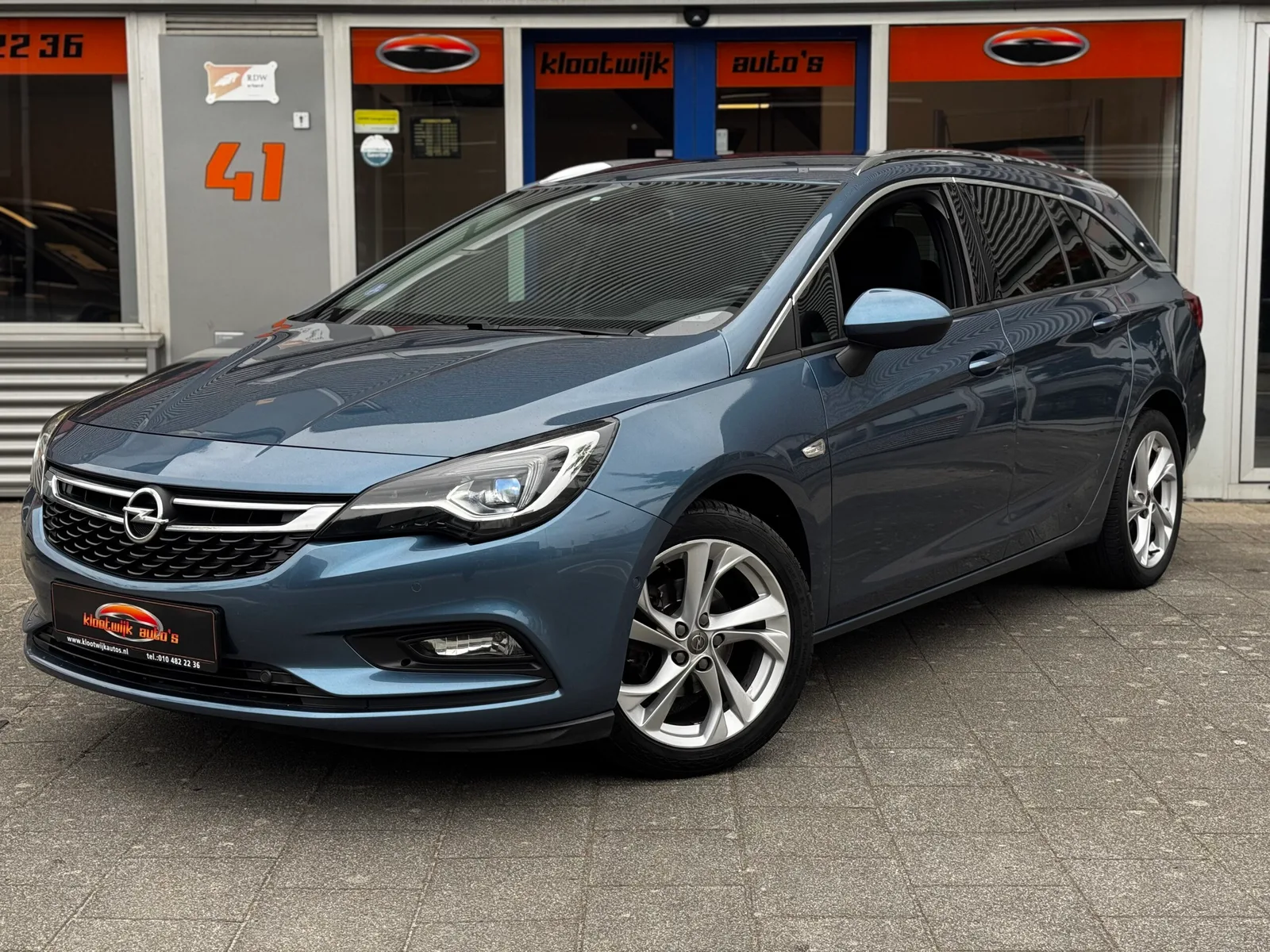 Opel Astra Sports Tourer (2016) — foto 1