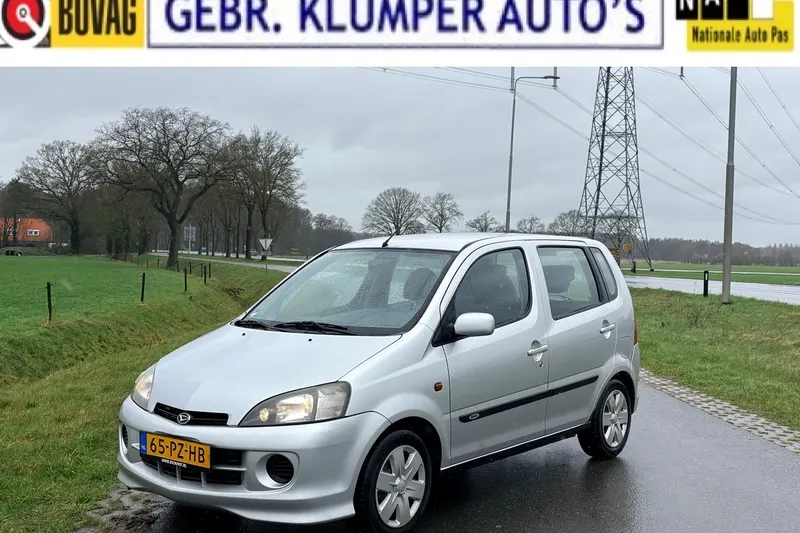 Daihatsu YRV (2005)