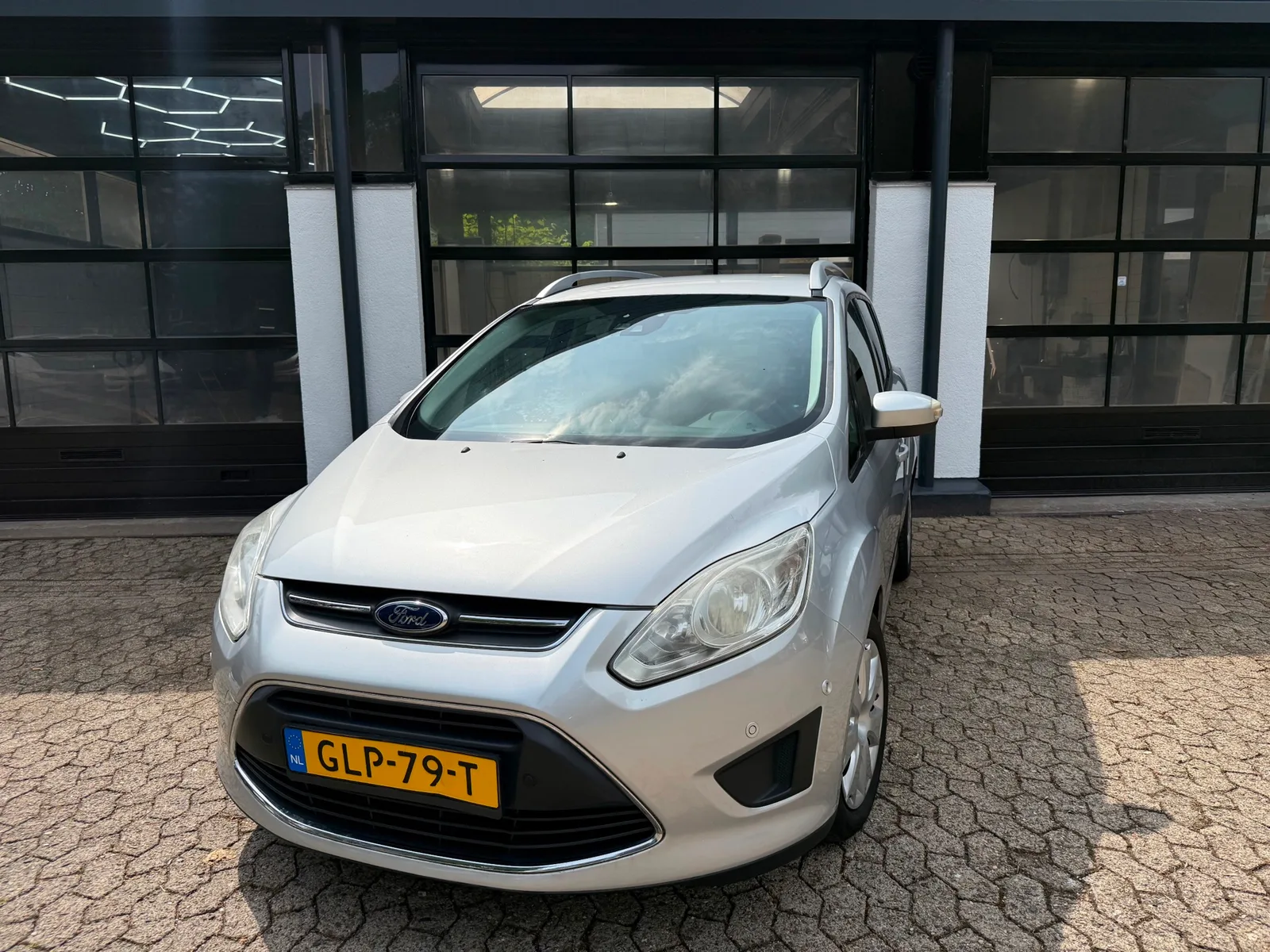 Ford Grand C-Max (2015) — foto 1