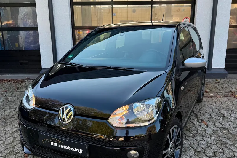 Volkswagen Up! (2015)