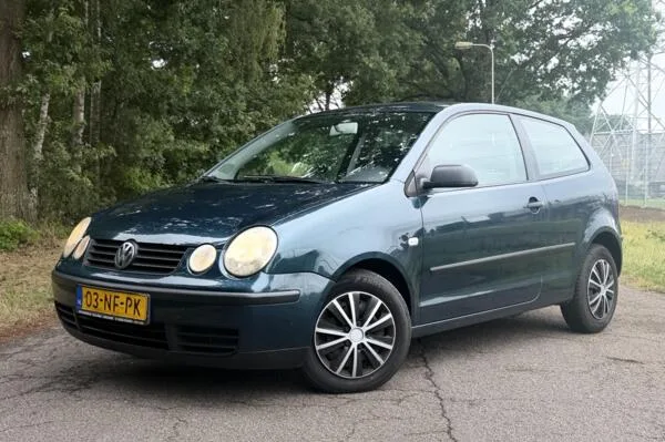 Volkswagen Polo (2003) — foto 1