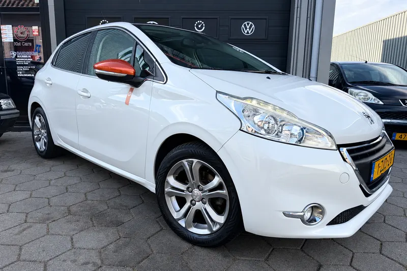 Peugeot 208 (2015)