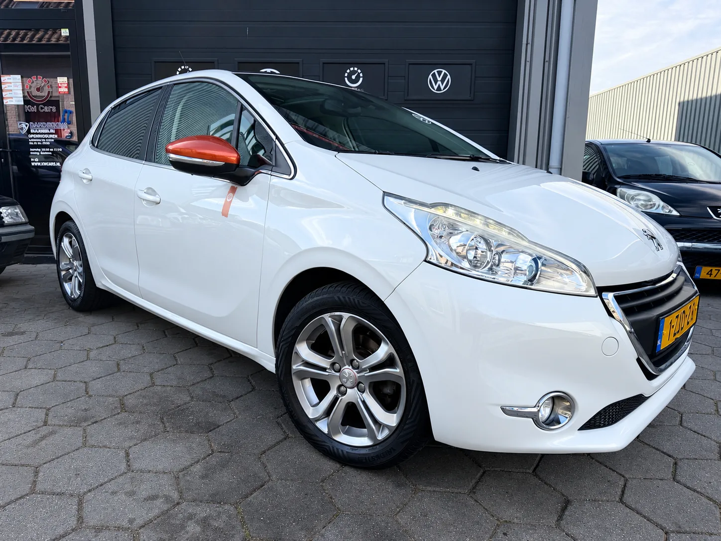 Peugeot 208 (2015) — foto 1