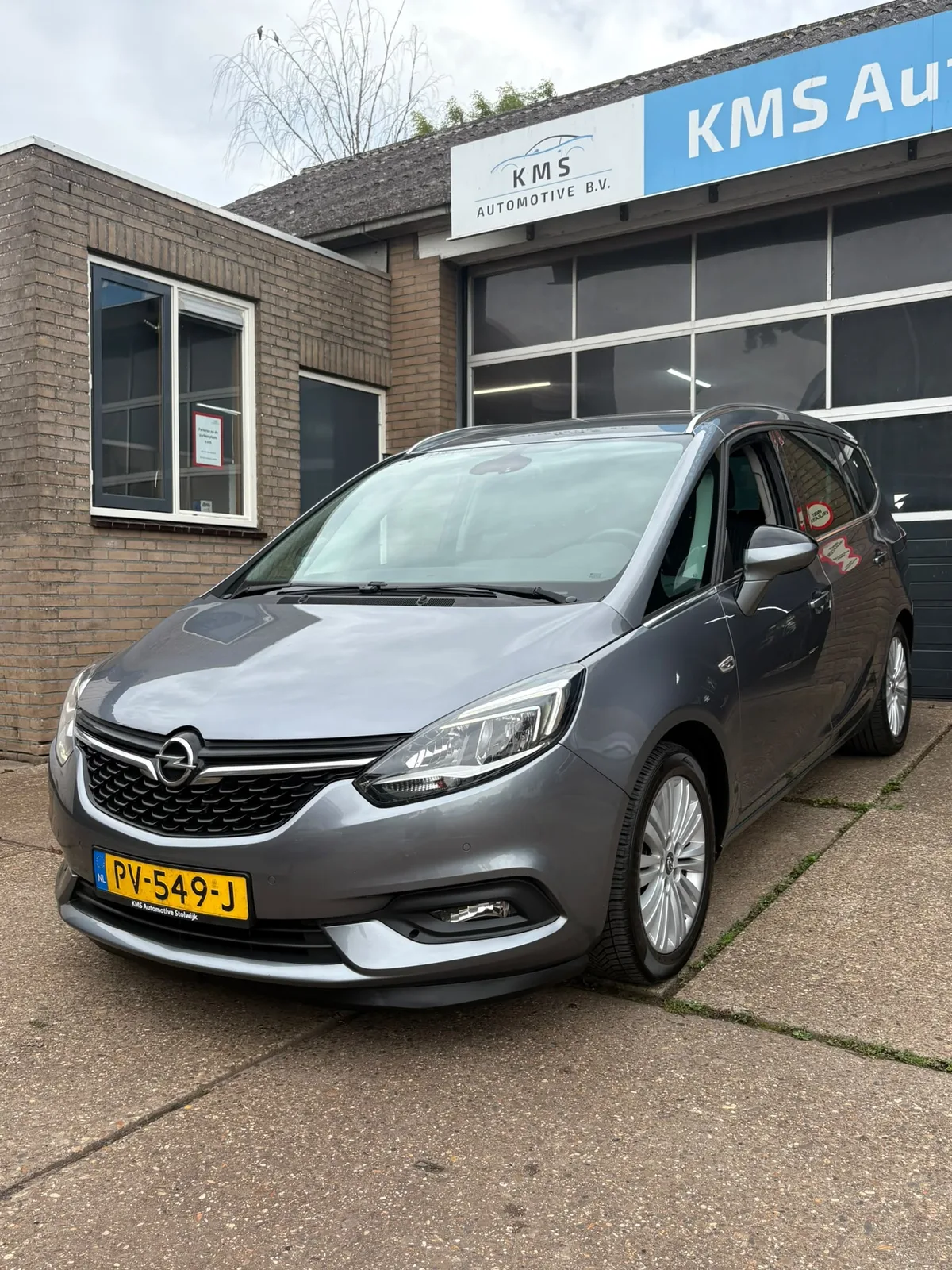 Opel Zafira (2017) — foto 1