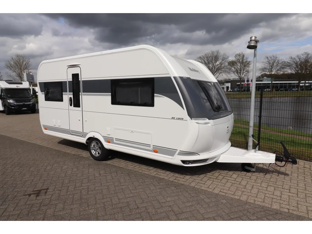 Hobby De Luxe (2026) — foto 1