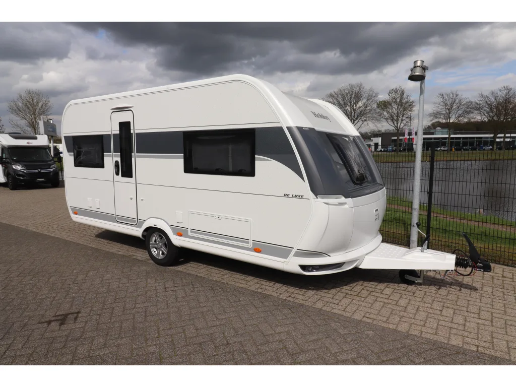 Hobby De Luxe (2026) — foto 1