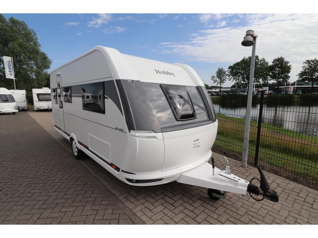 Hobby De Luxe (2027) — foto 1