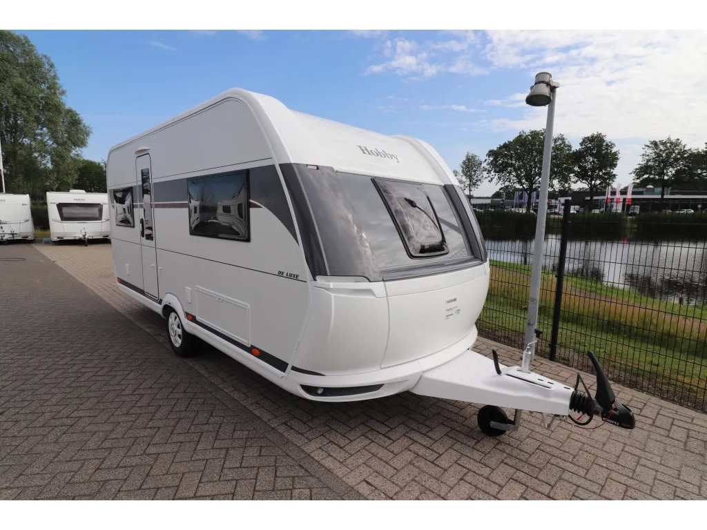 Hobby De Luxe (2027) — foto 1