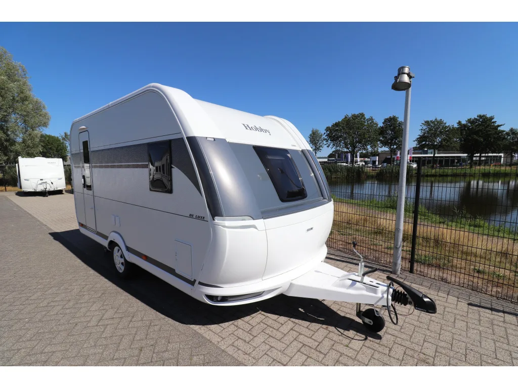Hobby De Luxe (2027) — foto 1