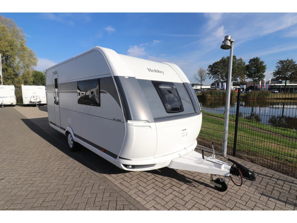 Hobby De Luxe (2027) — foto 1