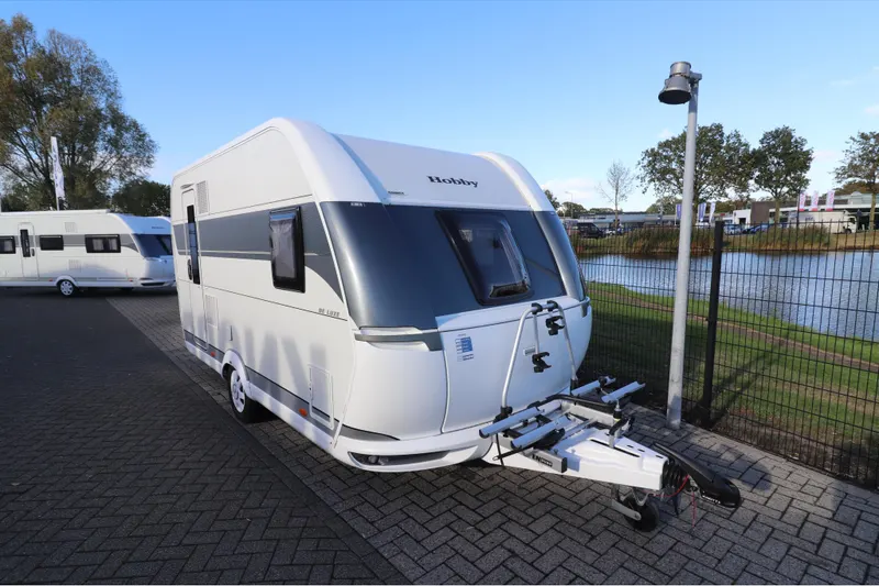 Hobby De Luxe (2022)