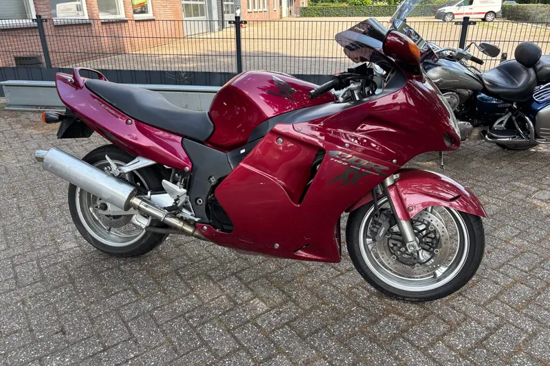 Honda Cbr1100 xx blackbird (1997)