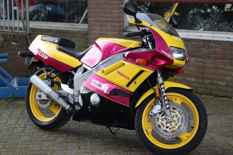 Foto van Yamaha FZR 600