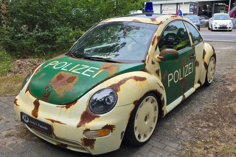 Volkswagen New Beetle (2001)