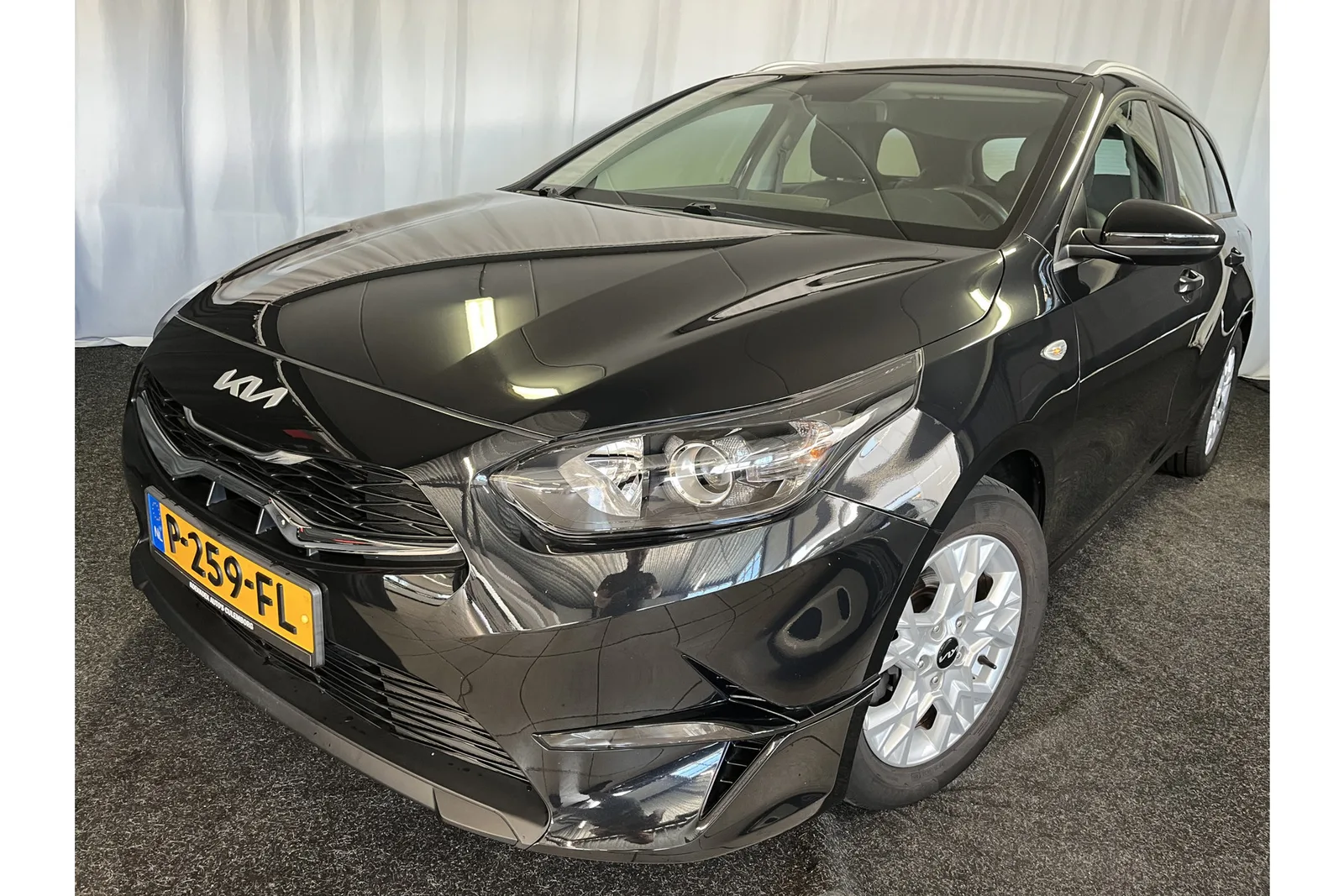 Kia Ceed Sportswagon (2022) — foto 1