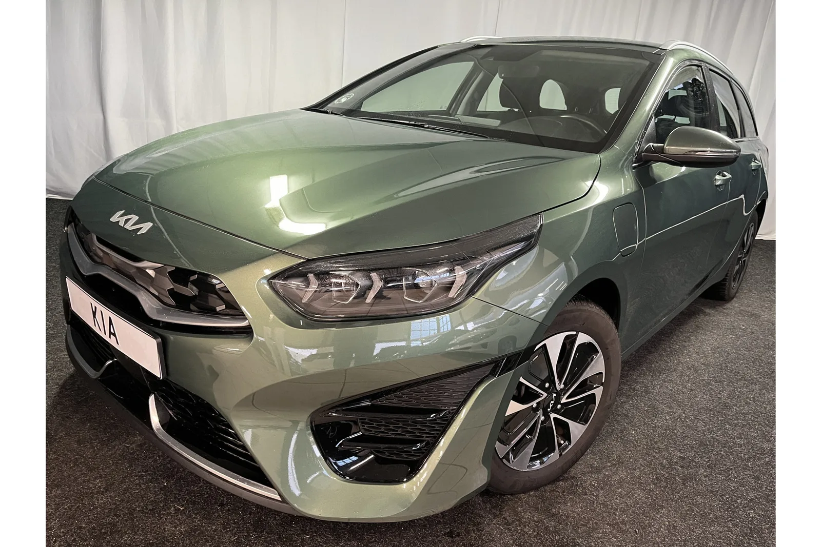 Kia Ceed (2023) — foto 1