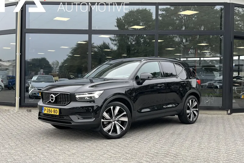 Volvo XC40 (2022)